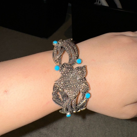 Large Jewelry Set - Picture 6 of 11